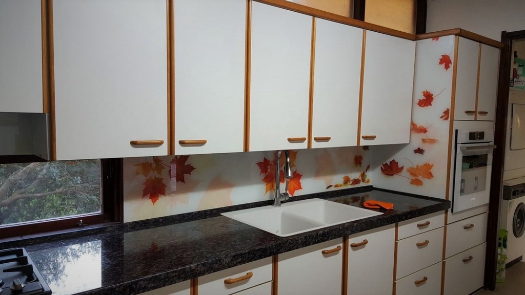 חיפוי זכוכית מודפסת למטבח